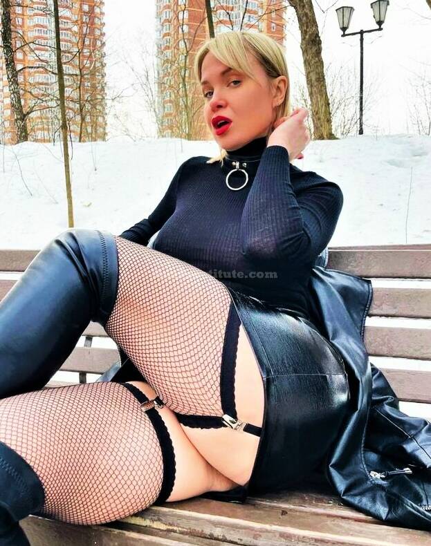 Russian Prostitute Vika. Photo 8